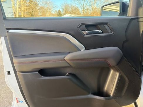 Certified 2024 Chevrolet Colorado Z71 w/ Z71 Convenience Package 2 image 18