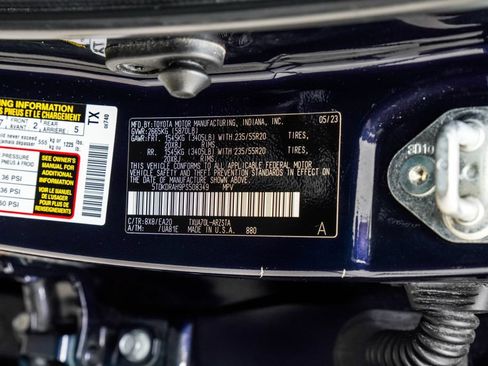 Used 2023 Toyota Highlander XSE FWD image 45