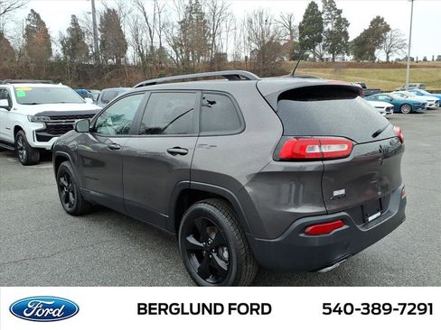 Used 2018 Jeep Cherokee Latitude w/ Altitude Package image 7