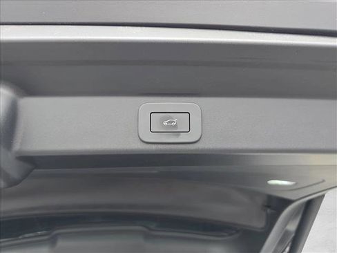 Certified 2024 Land Rover Range Rover Sport Dynamic SE AWD/4WD image 13