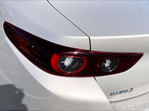 Used 2024 MAZDA MAZDA3 s image 40