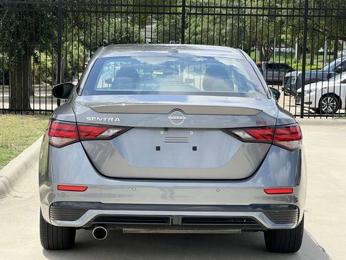 Used 2025 Nissan Sentra SR FWD image 4