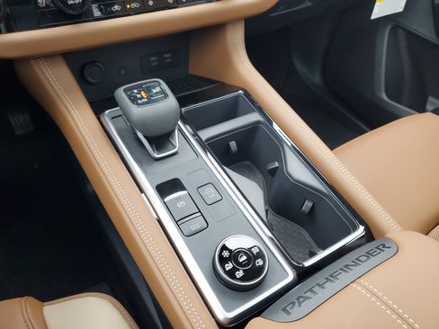 New 2026 Nissan Pathfinder Platinum image 19