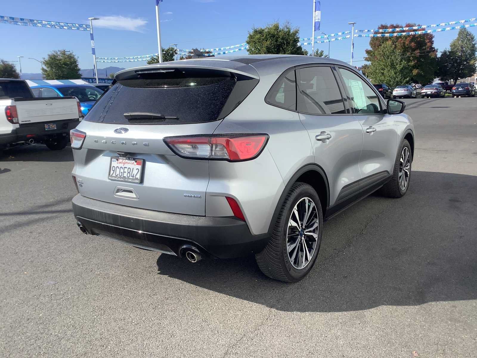 Used 2022 Ford Escape SE w/ SE Sport Appearance Package AWD/4WD image 6