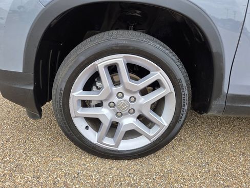 Used 2025 Honda Passport EX-L image 28