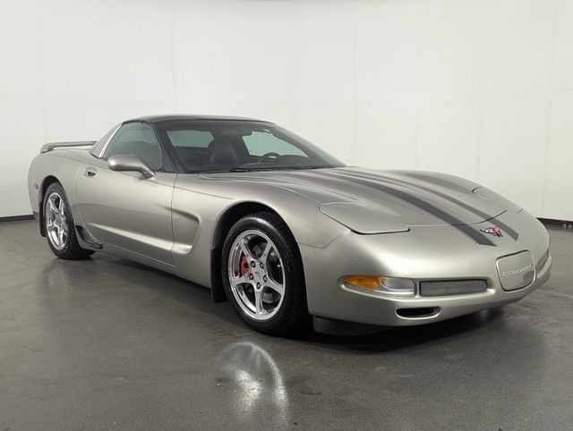Used 1999 Chevrolet Corvette Coupe w/ Memory Pkg RWD image 2