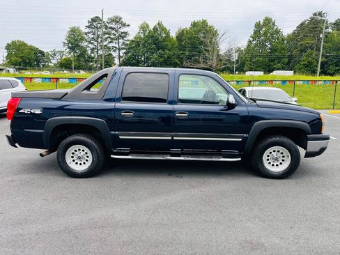 Used 2006 Chevrolet Avalanche LS w/ Sun And Sound Package AWD/4WD image 6
