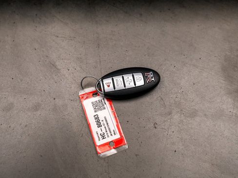 Used 2015 Nissan GT-R Premium image 53