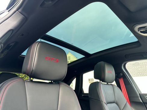 New 2026 Porsche Macan GTS image 18