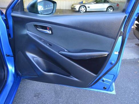 Used 2017 Toyota Yaris iA image 34