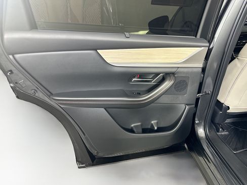 Used 2024 MAZDA CX-90 Plug-In Hybrid w/ Preferred AWD/4WD image 27