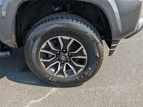 Used 2021 Toyota Tacoma TRD Sport w/ Blackout Package (TMS) image 11