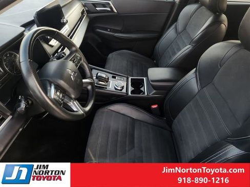 Used 2024 Mitsubishi Outlander SE image 14