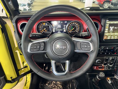 Used 2023 Jeep Wrangler Unlimited Rubicon AWD/4WD image 21