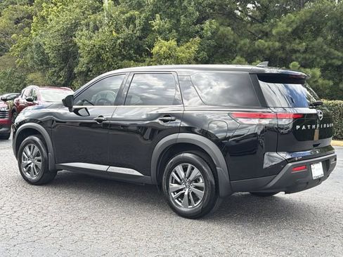 Certified 2025 Nissan Pathfinder S FWD image 2