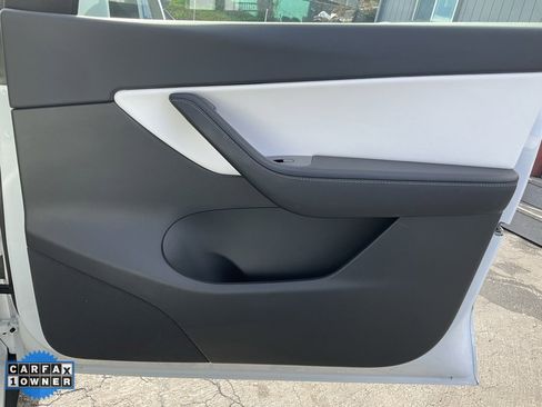 Used 2021 Tesla Model Y Long Range image 70