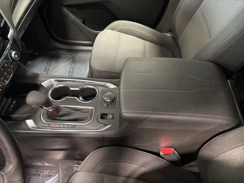 Used 2023 Chevrolet Traverse LT w/ Rear Camera Mirror Package image 25