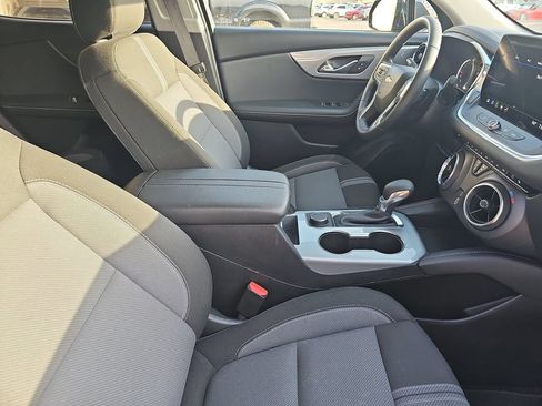Used 2025 Chevrolet Blazer LT FWD image 10