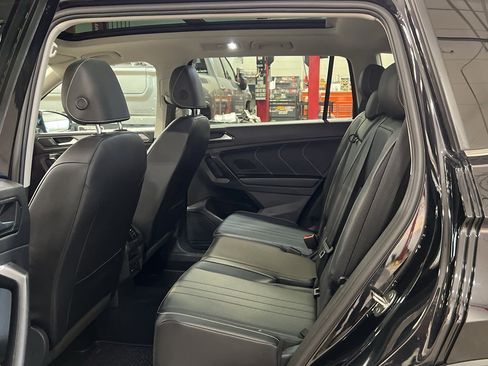 Used 2022 Volkswagen Tiguan SE image 34