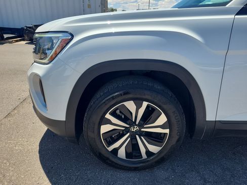 Used 2024 Volkswagen Atlas SE AWD/4WD image 10