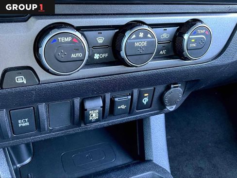 Certified 2022 Toyota Tacoma TRD Off-Road AWD/4WD image 33