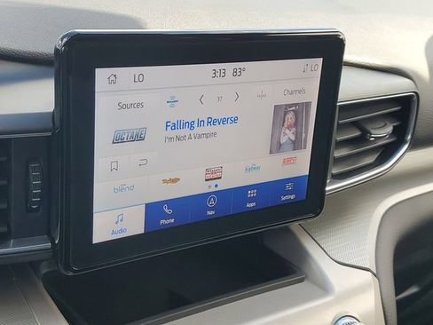 Certified 2023 Ford Explorer XLT w/ Equipment Group 202A AWD/4WD image 18