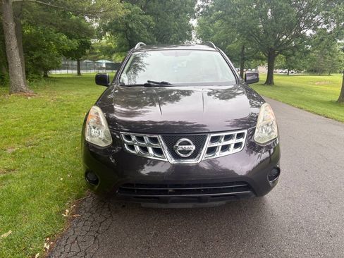 Used 2013 Nissan Rogue SV FWD image 4