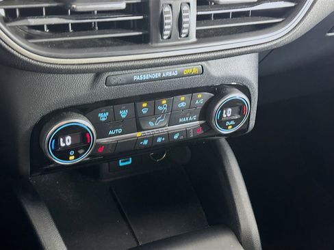 Used 2021 Ford Escape SE w/ Convenience Package image 23