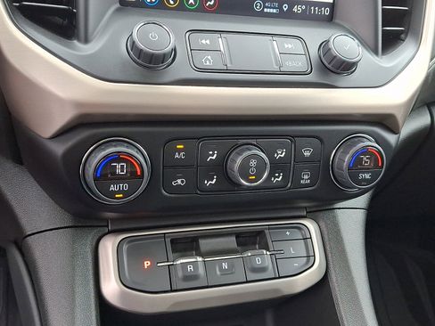 Used 2023 GMC Acadia Denali w/ Denali Ultimate Package image 18