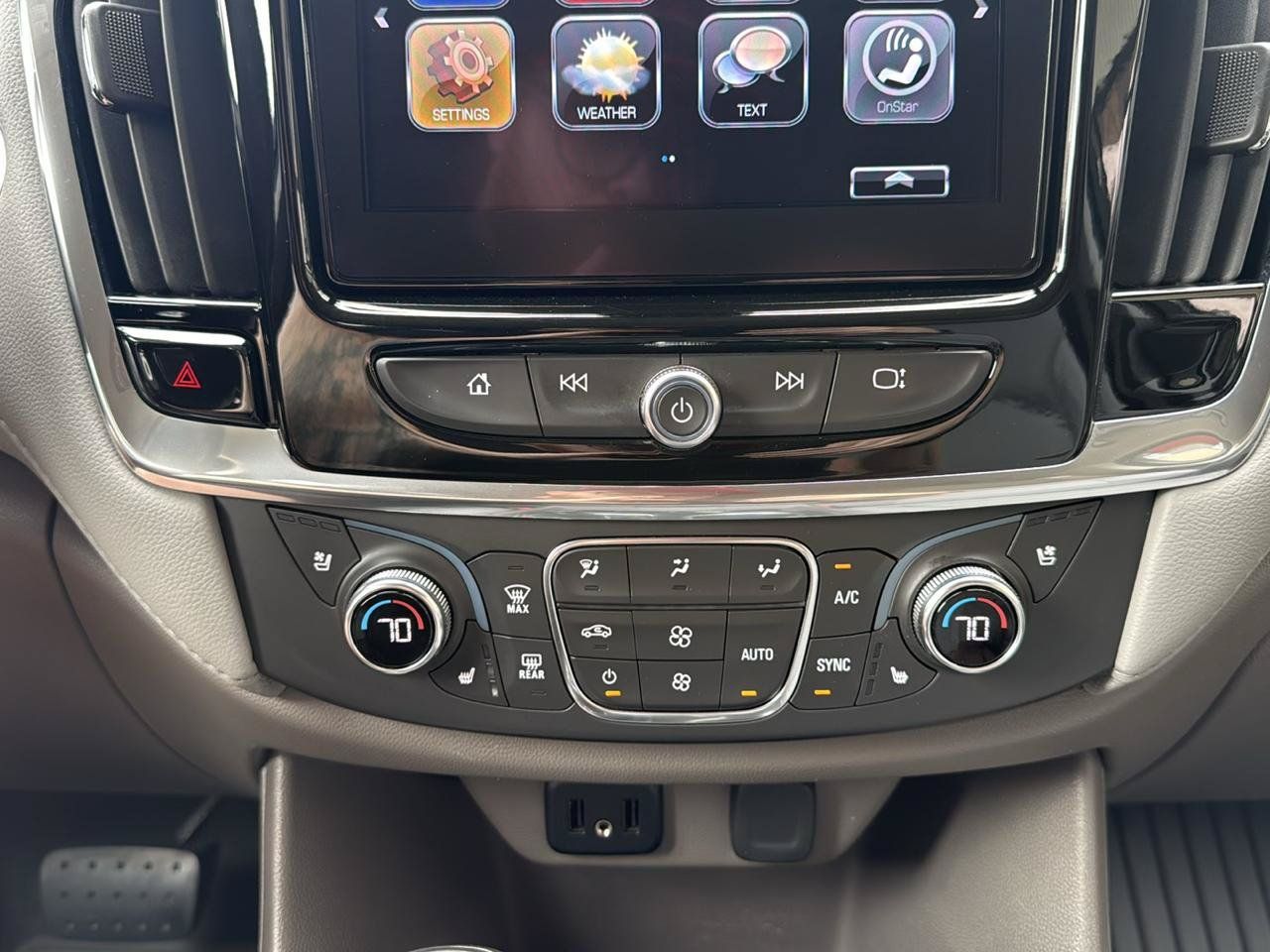 Used 2019 Chevrolet Traverse Premier FWD image 11