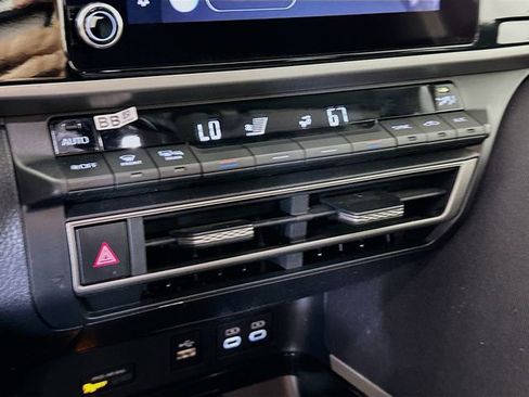 Used 2025 Toyota Camry LE image 18