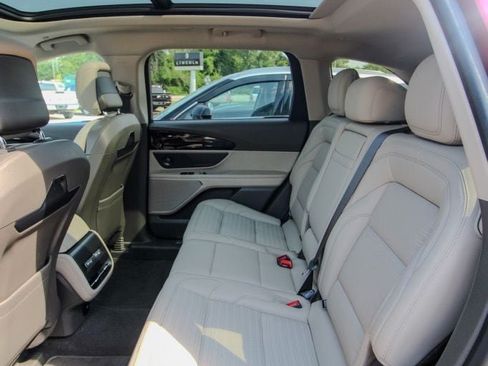 Used 2025 Lincoln Nautilus Reserve AWD/4WD image 8