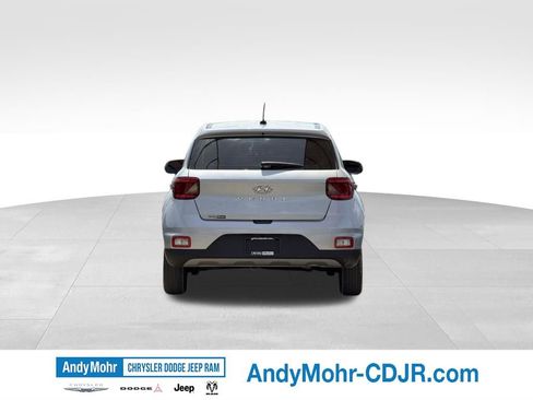 Used 2023 Hyundai Venue SE w/ Cargo Package FWD image 6