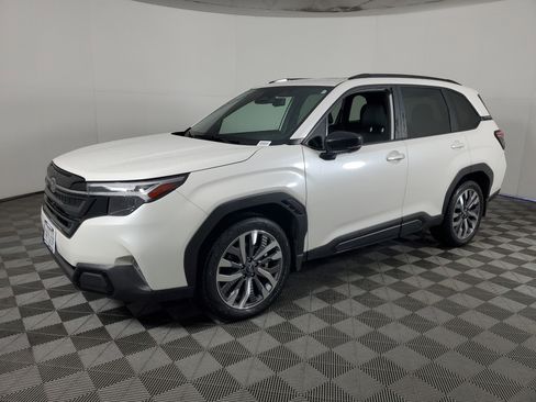 Used 2025 Subaru Forester Touring w/ Popular Package - Touring image 8