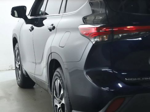 Certified 2020 Toyota Highlander XLE image 43