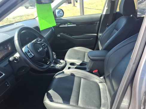 Used 2024 Kia Seltos SX w/ SX Sunroof Package AWD/4WD image 7