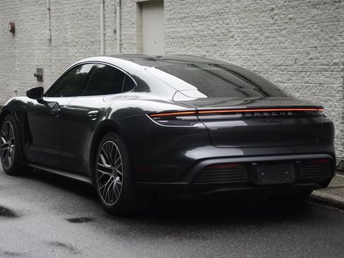 Used 2021 Porsche Taycan RWD image 5