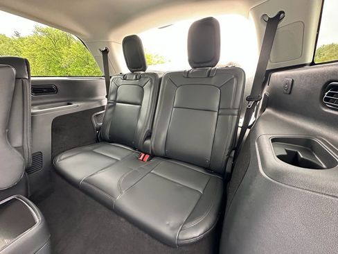 New 2026 Lincoln Aviator Reserve w/ Luxury Package AWD/4WD image 18