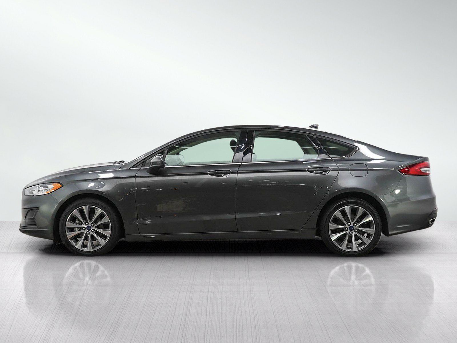Used 2020 Ford Fusion SE AWD/4WD image 2