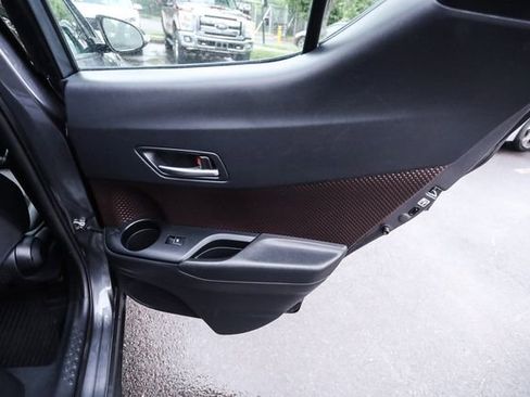 Used 2019 Toyota C-HR Limited FWD image 53