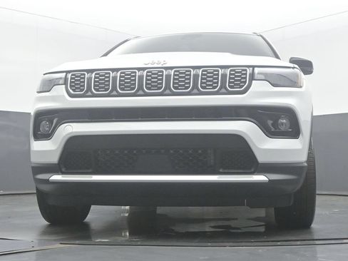 Used 2025 Jeep Compass Limited AWD/4WD image 37