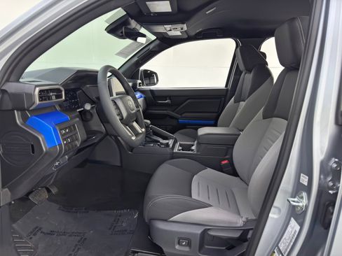 Used 2025 Toyota Tacoma TRD Off-Road image 16