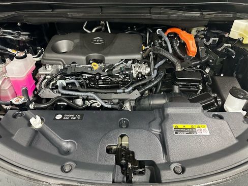 Used 2025 Toyota Sienna XLE image 72