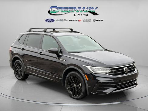 Used 2022 Volkswagen Tiguan SE R-Line image 1