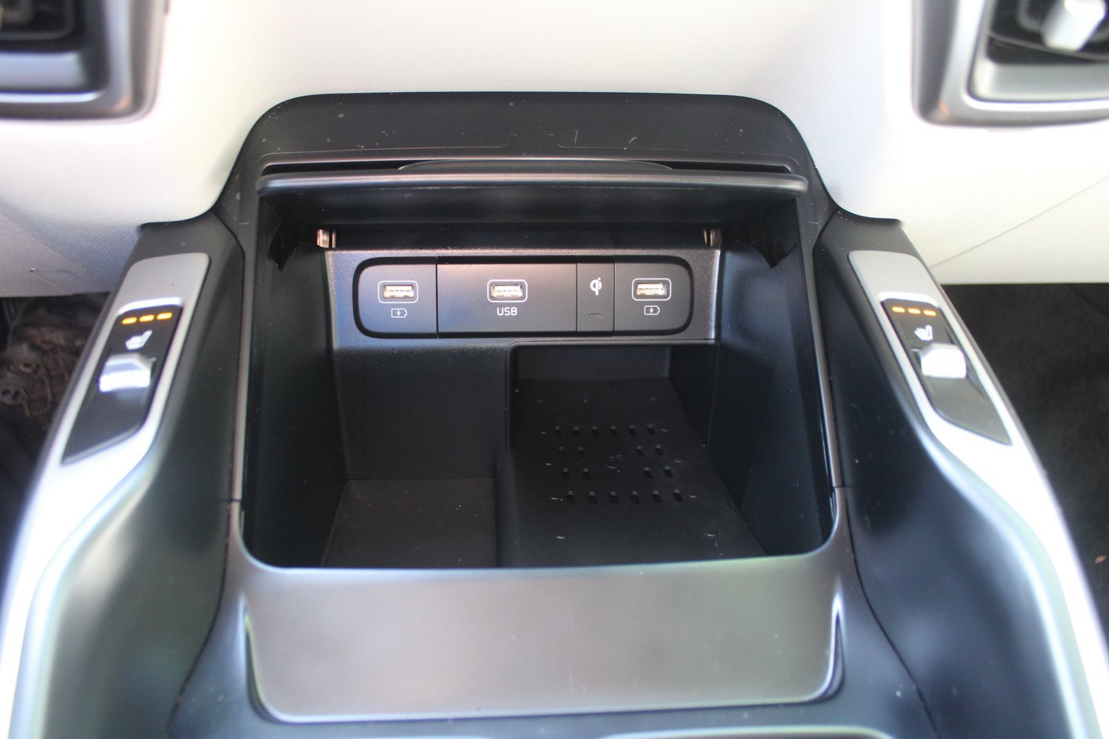 Certified 2023 Kia Sorento S w/ Panoramic Sunroof Package FWD image 38