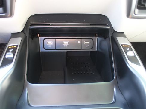 Certified 2023 Kia Sorento S w/ Panoramic Sunroof Package FWD image 38