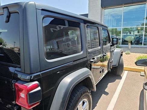 Used 2018 Jeep Wrangler Unlimited Sport S AWD/4WD image 18