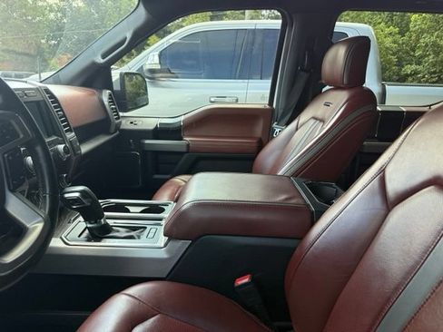 Used 2019 Ford F150 Platinum w/ Equipment Group 701A Luxury AWD/4WD image 8