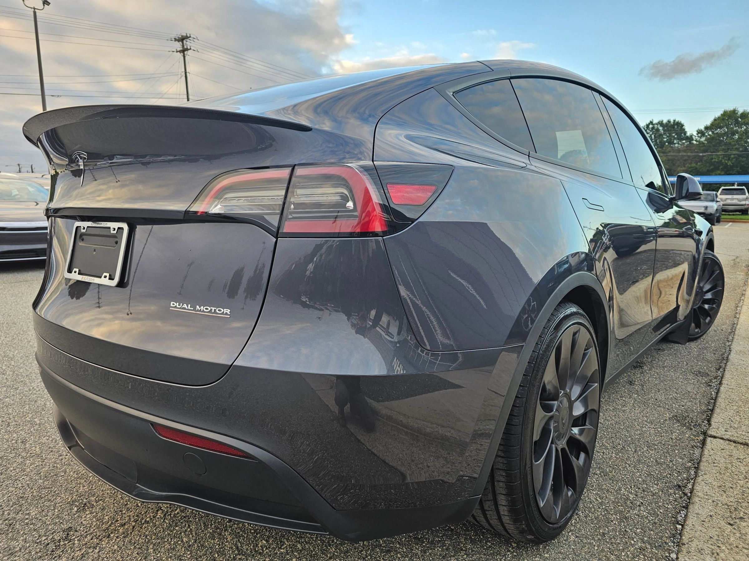 Used 2023 Tesla Model Y Performance AWD/4WD image 5