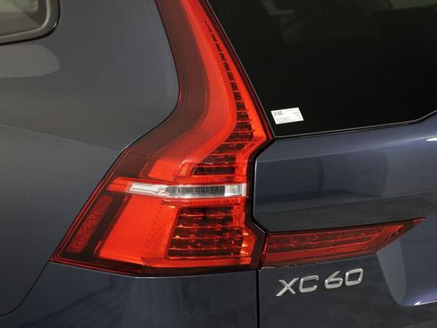 Certified 2025 Volvo XC60 T8 Plus w/ Protection Package Premier image 18
